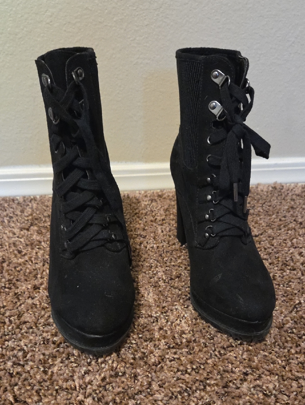 a'gaci Black Lace-Up Block Heel Ankle Boots